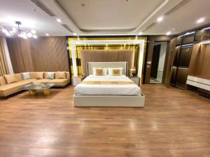 Queen Hotel Hoàng Gia