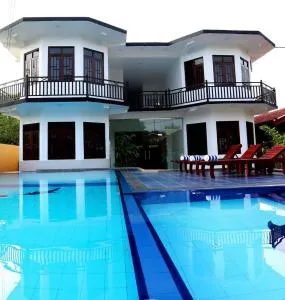 Mamma Raji Hotel - Freedom Paradise - Ettukala