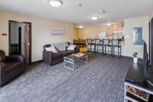 Spacious and Modern Stay to Relax & Recharge