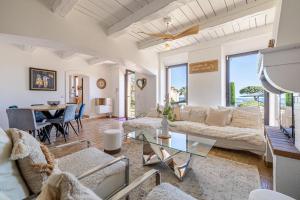 Villa Flore - Panoramic Sea View by Halldis