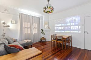Stylish 2-Bedroom Inner West Haven