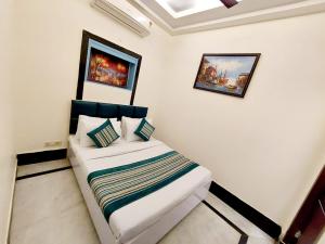 Hotel Khusbu Residency, Green Park Market, South Delhi