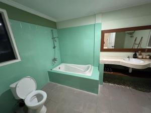 Balieys Villa, Tranquil Hideaway in Central Canggu