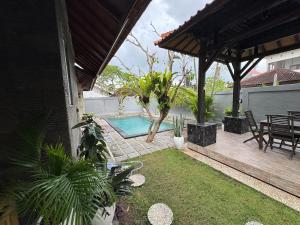 Balieys Villa, Tranquil Hideaway in Central Canggu