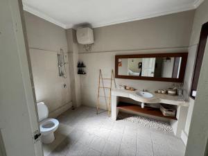 Balieys Villa, Tranquil Hideaway in Central Canggu