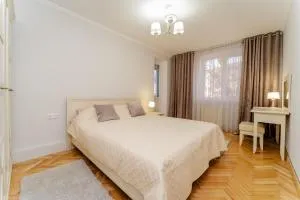 Central Park Rose Valley Rooms Комнаты у Парка Долина Роз - Budeşti