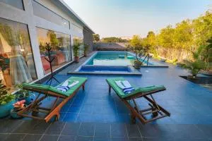 By the Bay - Cheyūr