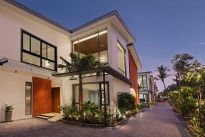 Cloud 7 by ELIVAAS Luxurious 4 BHK Villa with Pvt Pool