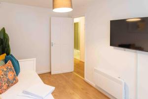2 Bedroom Flat by Haggerston Station