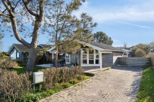 Hyggeligt Sommerhus Med Havudsigt