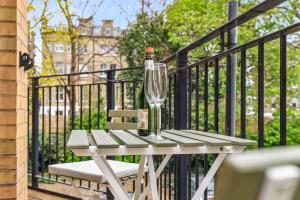 Victorian Villa Apartment - Hosted by StaySejour - Free parking