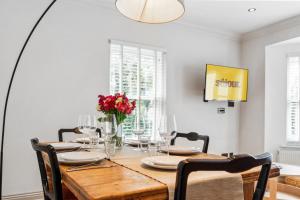 Victorian Villa Apartment - Hosted by StaySejour - Free parking