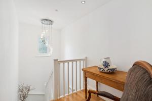 Victorian Villa Apartment - Hosted by StaySejour - Free parking
