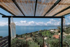 The Greystone Seaview House by Konnect