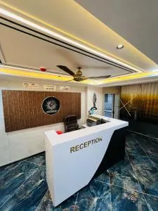 hotel sun sky rooms - Sankeshvar