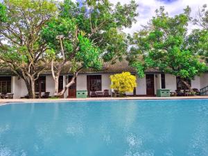 Flamingo Lake Resort Tissamaharama