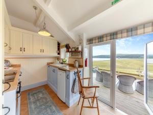 Lake View Cottage