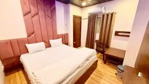 SHIV - P LUXURY HOTEL - Near Mahakal Temple Ujjain - BEST STAY IN UJJAIN - Ujjain