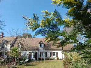 LE JARDIN DE LA PICHONNERIE Chambres d'hôtes - 瑟泽