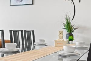 Scenic Skyline view2BR APT close to OlympicPark