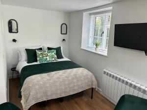 The Banditry, Glastonbury