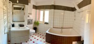 LAS SŁUPSKI PREMIUM PANORAMIC APARTAMENT NR8 Wifi Netflix Smart TV55 full kitchen double bathtub up to 4 people full pleasure quality stay