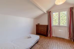 Maisons de vacances La Paisible - 50m mer - Jardin : photos des chambres