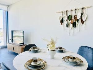 Golden Sunset Retreat In Olympic Park