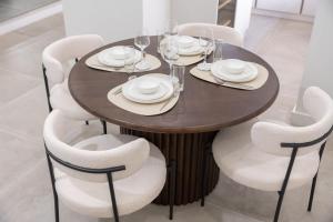 Luxury 2BR Apartment with Full Burj Khalifa View 2-Min Walk to Dubai Mall