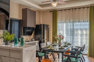 Luxury Pool Villa Jomtien-1 Min to Beach