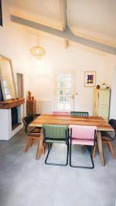 Maisons de vacances Maison entre foret et ocean - piscine et tennis : photos des chambres