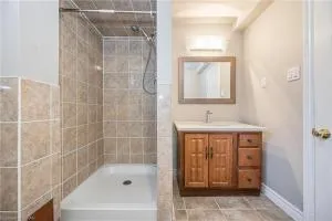 Budget Homestay in Surrey- Excellent Central Location - لانغلي