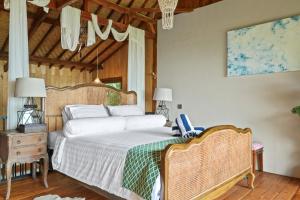 Hillside Chalet with panoramic views