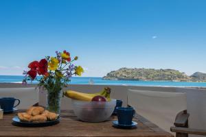 Plaka on the water First floor