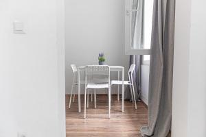 Amazing 1BR Apt, next to AKH Building for Everyone