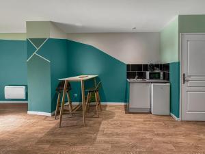 Appartements T2 Lumineux N1 avec Jacuzzi & Video : photos des chambres