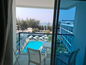 Grandblue condominium 607 with sea view