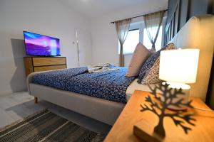 FLH - Sunset Boulevard