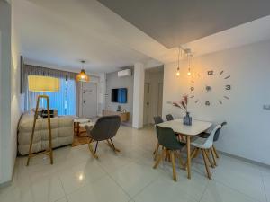 Higuericas Costa 223 - Planta baja soleada en residencial con 2 piscinas