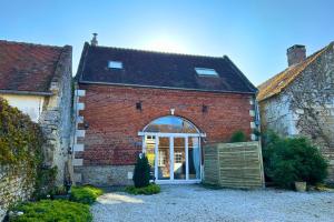 Maisons de vacances Les Gites de Pronleroy l Gite Rural 27 Couchages et SPA En Picardie : photos des chambres