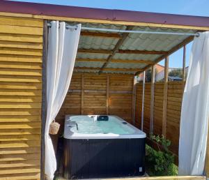 B&B / Chambres d'hotes Aux amoureux de Provence : photos des chambres