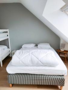 Maisons de vacances La Maison de L-Hermitage 225 m2 terrain 2300 m2 : photos des chambres