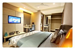 KRYC Luxury Living near Indraprastha Apollo Hospital