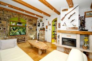 Family friendly house with a swimming pool Plano, Trogir - 23902