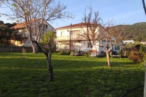 Apartments by the sea Banjol, Rab - 23095 
