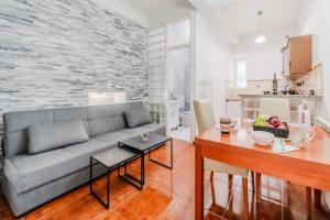 Apartments with WiFi Zagreb - 24026