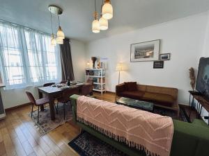 Appartements E Gambetta T3 au pied de l avenue de champagne : photos des chambres
