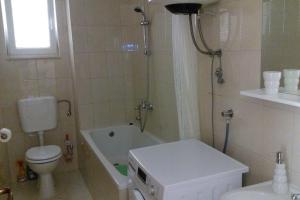 Apartments with parking space Mastrinka, Ciovo - 24035