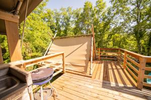 Tentes de luxe Lodge Holidays - Les 3 Cantons : photos des chambres