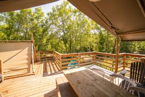 Tentes de luxe Lodge Holidays - Les 3 Cantons : photos des chambres